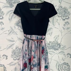 Ted Baker London  "Dessy' Acanthus Scroll Cap Sleeve Dress, size 1 (US size 4)